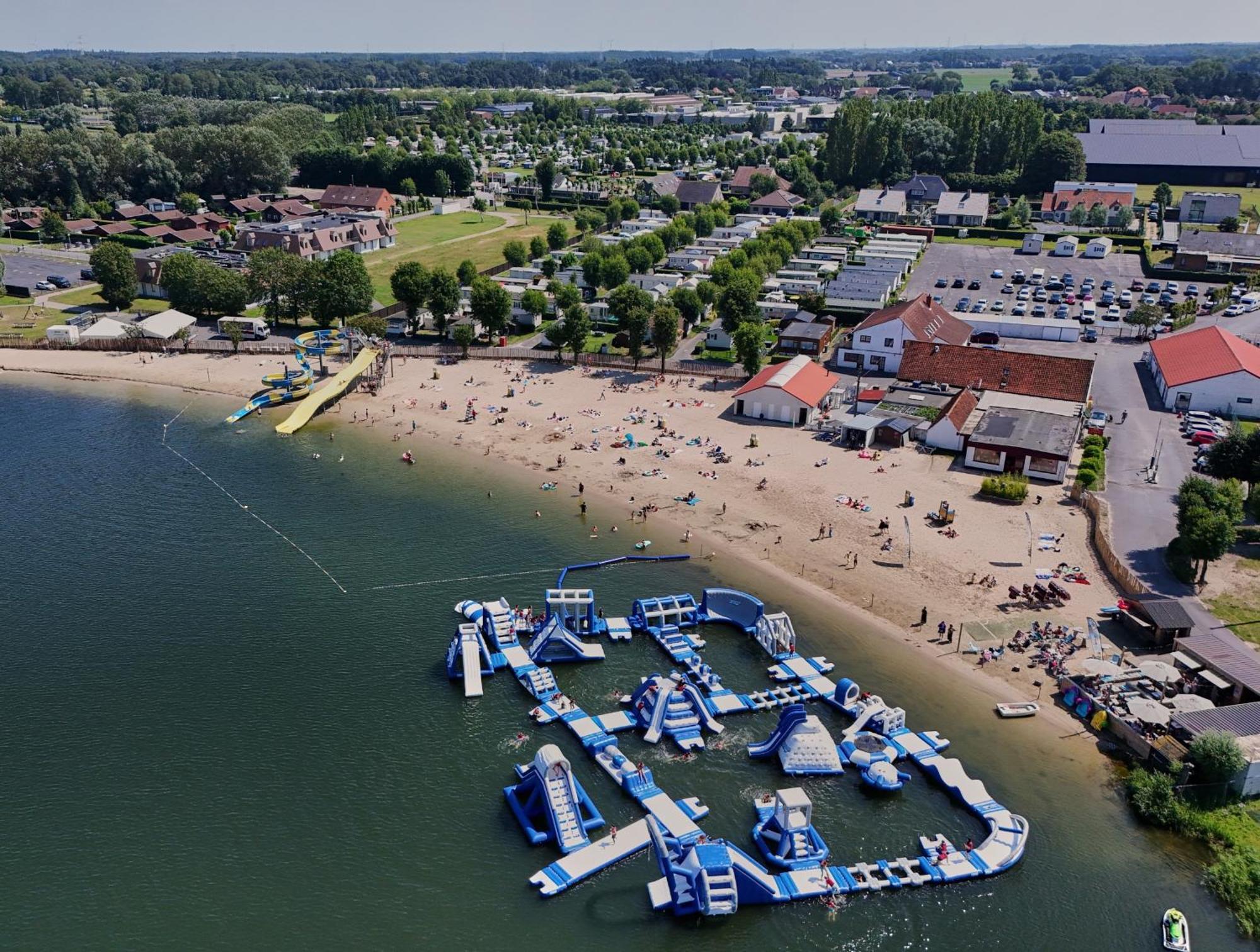 Holiday Suites Jabbeke - Klein Strand Exterior photo